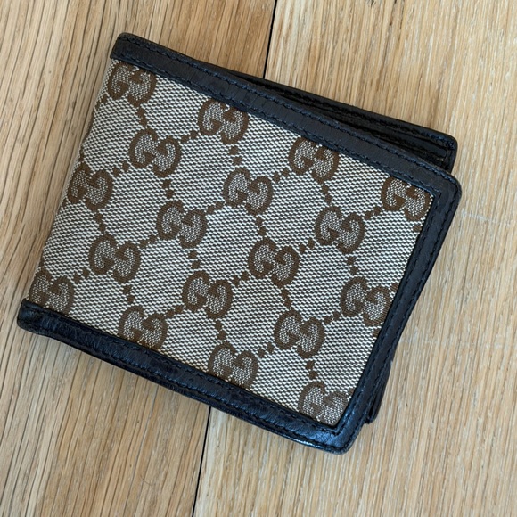Gucci Other - Gucci Beige and Black GG Pattern Wallet